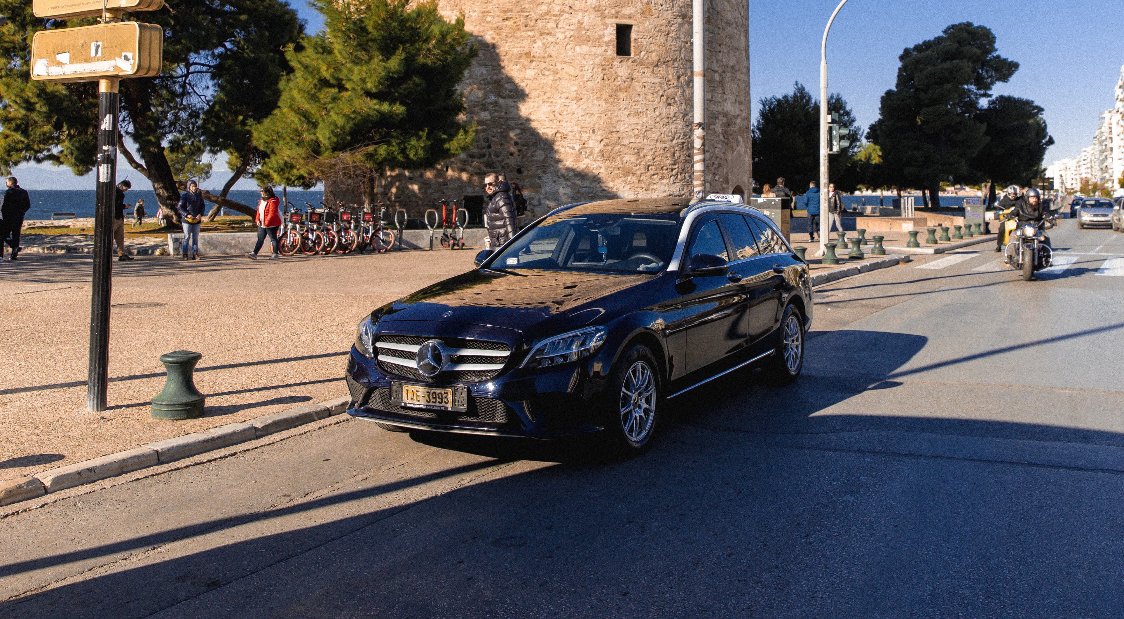 Taxi White Tower